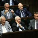 Sondaż: Mniejsze poparcie dla PiS i KO. Cztery partie wchodzą do Sejmu