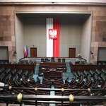 Sondaż: Opozycja ma większość pierwszy raz od miesięcy. Jak będzie wyglądał nowy Sejm?