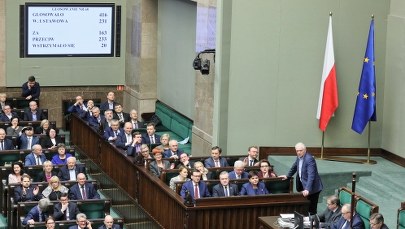 Sondaż: PiS - 41,9 proc., Koalicja Obywatelska - 32,1 proc.