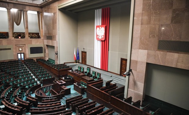 Sondaż: PiS bez większości w nowym Sejmie - nawet w koalicji z Konfederacją