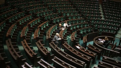 Sondaż: PO dogania PiS. Tylko 4 proc. różnicy
