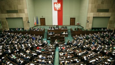 Sondaż: PO powiększa przewagę nad PiS