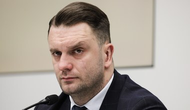 Sondaż: Polacy chcą dymisji Łukasza Mejzy