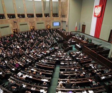 Sondaż: Polacy krytycznie ocenianiają pracę parlamentu