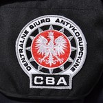 Sondaż: Polacy nie chcą likwidacji CBA i IPN. Popierają wydatki na armię i budowę CPK