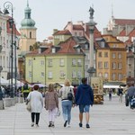 Sondaż: Polacy o przyczynach wysokiej inflacji. Wina rządu i wojny 