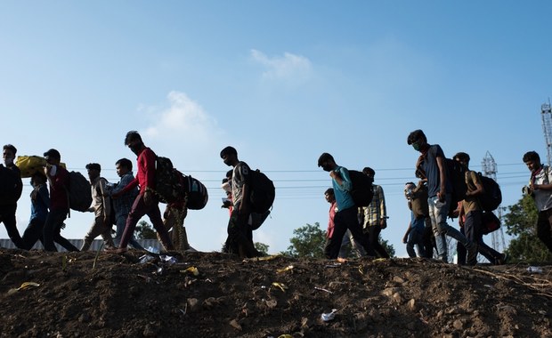 Sondaż: Polacy podzieleni w sprawie polityki migracyjnej Polski