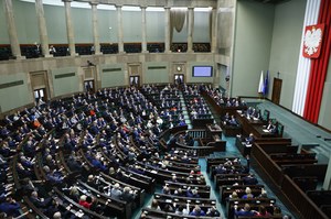 Sondaż: Poparcie dla PiS rośnie. Polska 2050 i Konfederacja z takim samym wynikiem