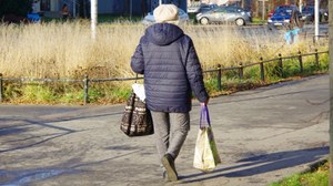 Sondaż: Prawie 50 proc. Polaków chce obniżyć wiek emerytalny
