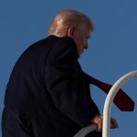 Sondaż: Rekordowo niskie poparcie dla Trumpa jeszcze spada