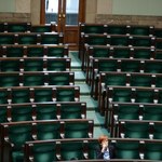 Sondaż: Spora przewaga PiS-u nad PO. Do Sejmu wszedłby jeszcze ruch Kukiz'15