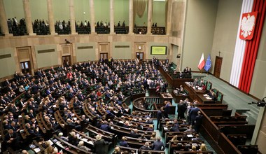 Sondaż: Sześć ugrupowań w Sejmie. Zjednoczona Prawica z największym poparciem