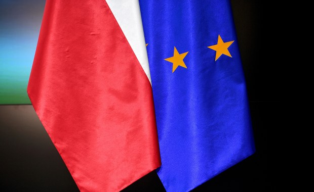 Sondaż: Większość Polaków popiera mechanizm „pieniądze za praworządność”