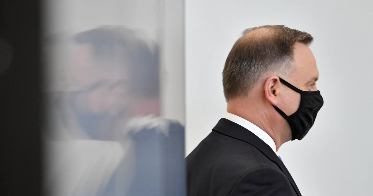 Sondaż zaufania wobec polityków. Andrzej Duda wygrywa z najniższym od dwóch lat wynikiem