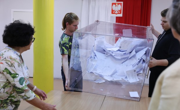 Sondażowe wyniki drugiej tury wyborów prezydenckich [INFOGRAFIKI]