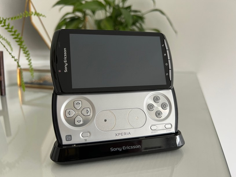 Sony Ericsson Xperia Play /materiały prasowe