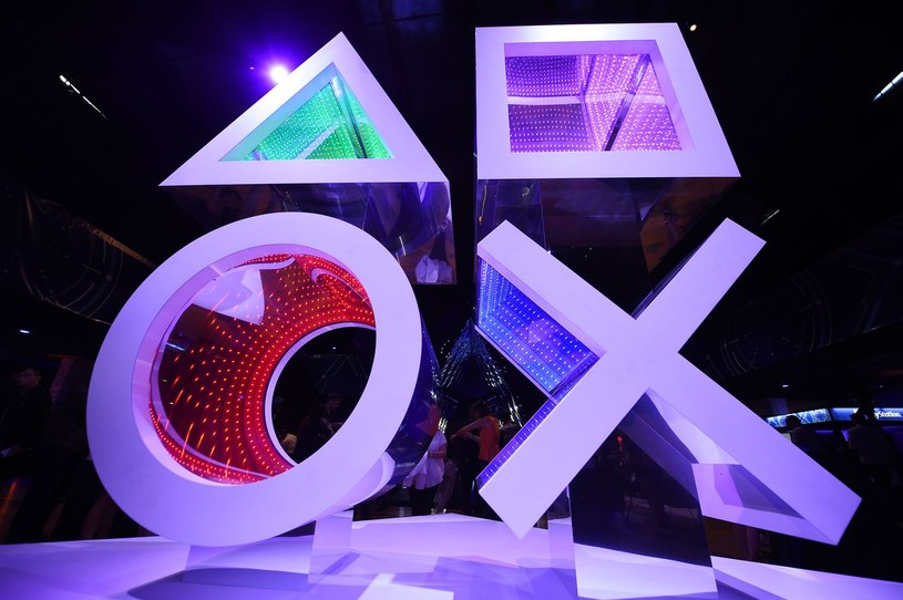 Sony, producent konsol PlayStation, zapowiedział zwolnienia grupowe, które obejmą do 900 pracowników /AFP