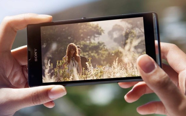 Sony Xperia SP - jeden z pierwszych dobrych smartnów ze średniej półki w tym roku /materiały prasowe
