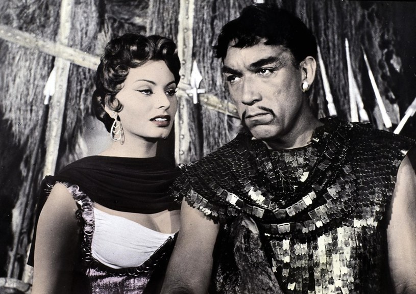 Sophia Loren jako Honoria i Anthony Quinn w roli Attyli w filmie z 1954 roku /East News
