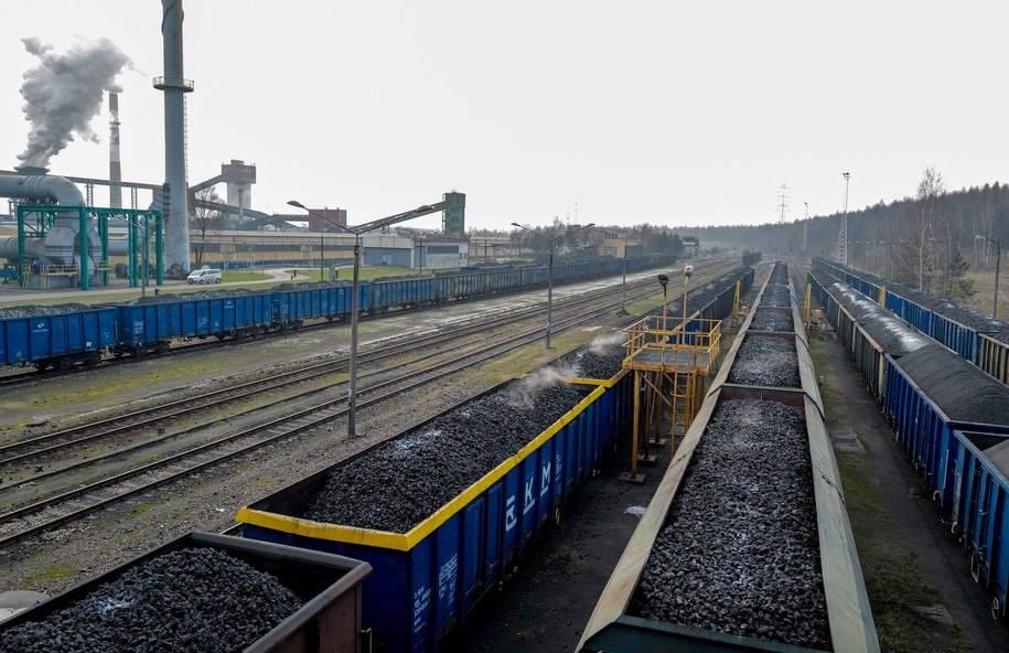 Sortownia i miejsce załadunku koksu w Zakładach JSW Koks SA w Dąbrowie Górniczej / 	Andrzej Grygiel    /PAP