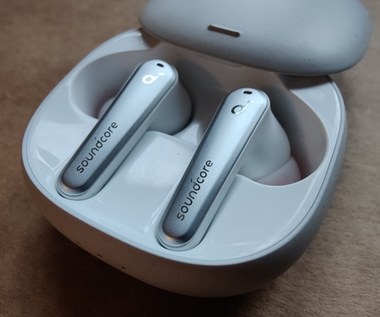 ​Soundcore Liberty Air 2 Pro - słuchawki z czerwonym paskiem [test]