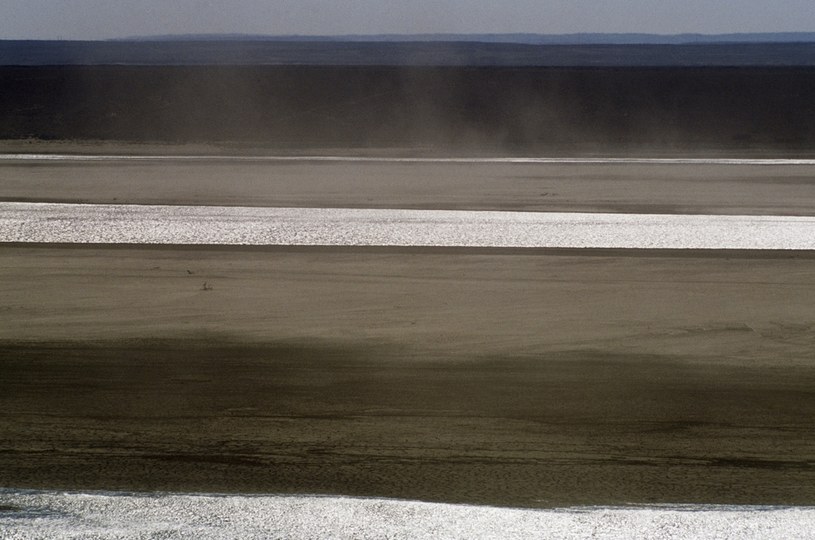 Sowieci wysuszyli rzeki dopływowe Jeziora Aralskiego prawie całkowicie / DeAgostini /Getty Images