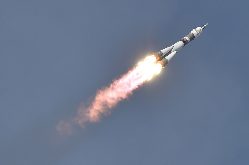 Soyuz MZ-09 z załogą w drodze na Międzynarodową Stację Kosmiczną /AFP