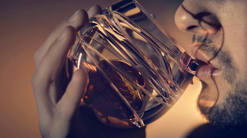 Space Glass rozwiązuje problem... picia alkoholu w kosmosie /materiały prasowe