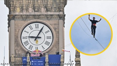 Spacer 180 metrów nad ziemią. Ekstremalny wyczyn Estończyka w Warszawie