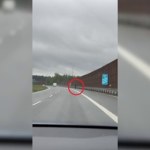 Spacerkiem drogą ekspresową. Niewiarygodne tłumaczenie pieszego