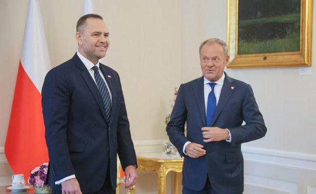 "Spacerował po molo i tulił Rosję". Nawrocki odpowiada Tuskowi