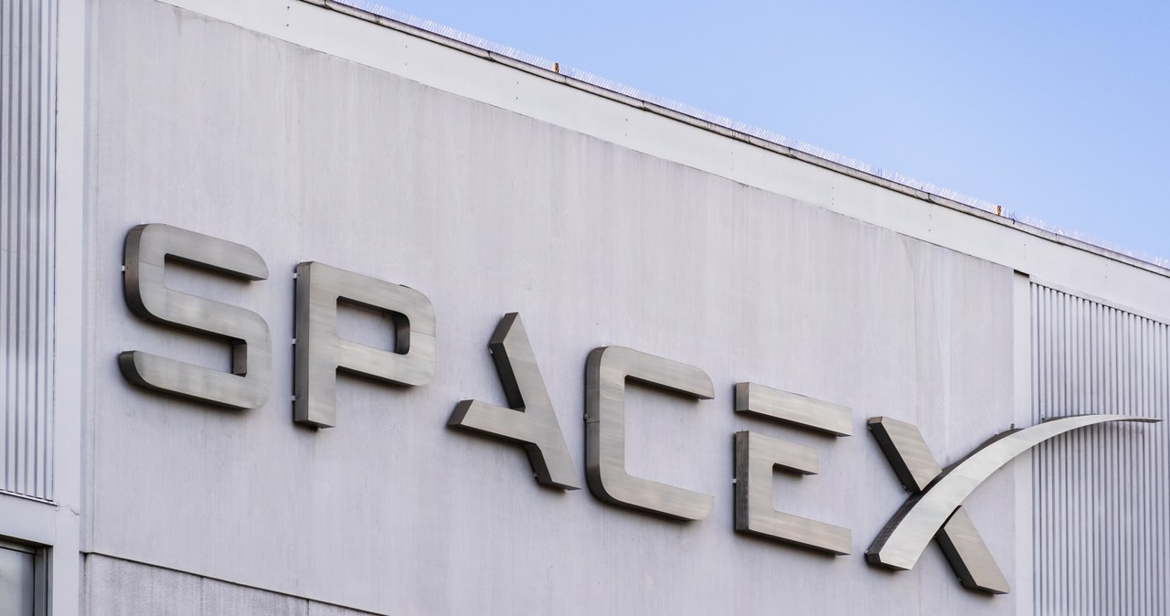 SpaceX zaczyna wyrastać na kosmicznego giganta /123RF/PICSEL