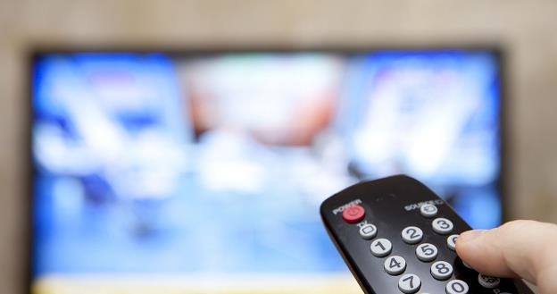 Spada oglądalność kanałów telewizji publicznej /&copy;123RF/PICSEL