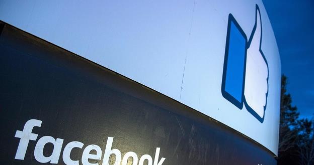 Spadek wartości Facebooka będzie największy w historii? /fot. John Edelson /AFP