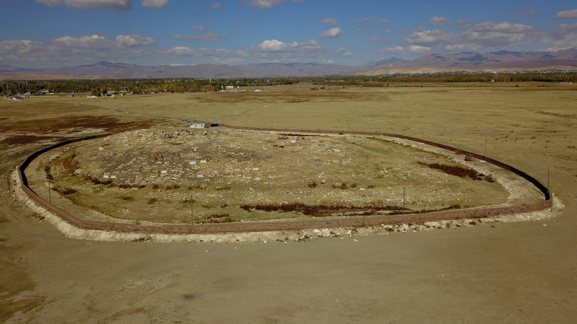 Spadek wód sprawił, że widoczne stały się liczne ruiny dawnych osad /AA/ABACA/Abaca /East News