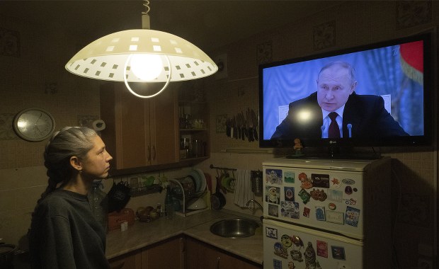 Spadki na moskiewskiej giełdzie po uznaniu niepodległości Donbasu