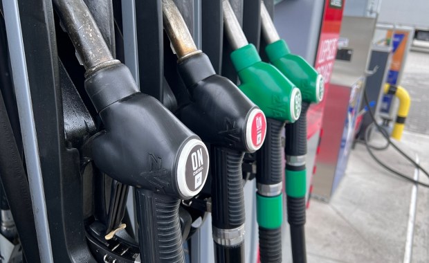 Spadki na rynku ropy. Kierowcy poczują ulgę?
