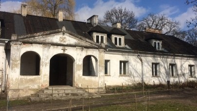 Spadkobiercy dostali odszkodowanie za zrujnowany lubelski dworek, ale nie chcą go przejąć