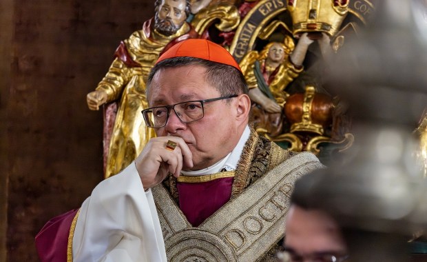 "Spadła na nas noc, ból, dramat". Kardynał Ryś w 16. rocznicę katastrofy smoleńskiej