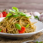 Spaghetti z zielonym pesto