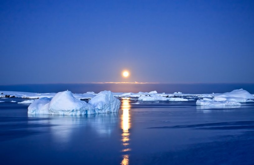 Spalanie paliw kopalnych zagrożeniem dla Antarktydy /123RF/PICSEL