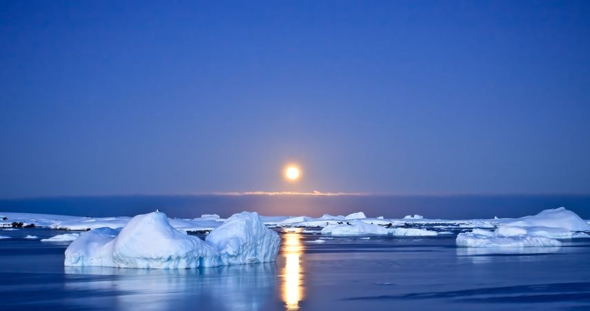 Spalanie paliw kopalnych zagrożeniem dla Antarktydy /123RF/PICSEL