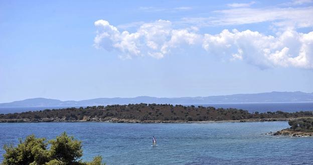 Spalatronisi - grecka wyspa, która zostanie sprzedana /AFP