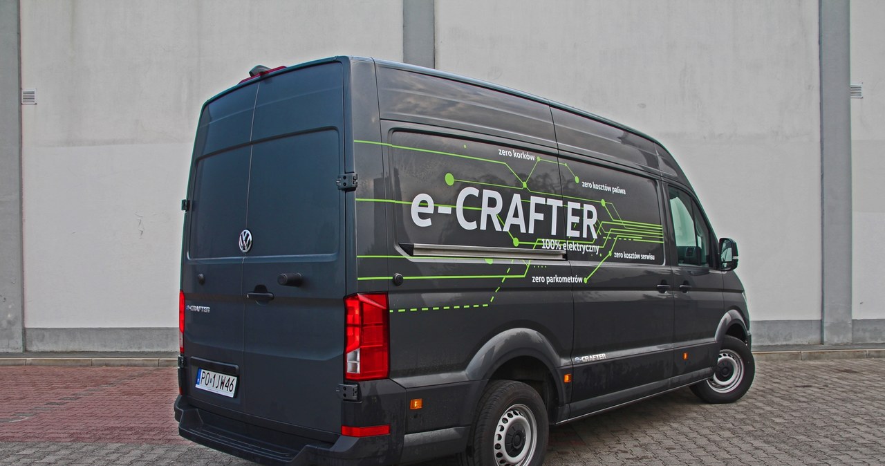 Spalinowy Volkswagen Crafter z ładunkiem może ważyć 3500 kg. Elektryczny - 4250 kg. Oba będzie można prowadzić z kategorią B prawa jazdy /INTERIA.PL