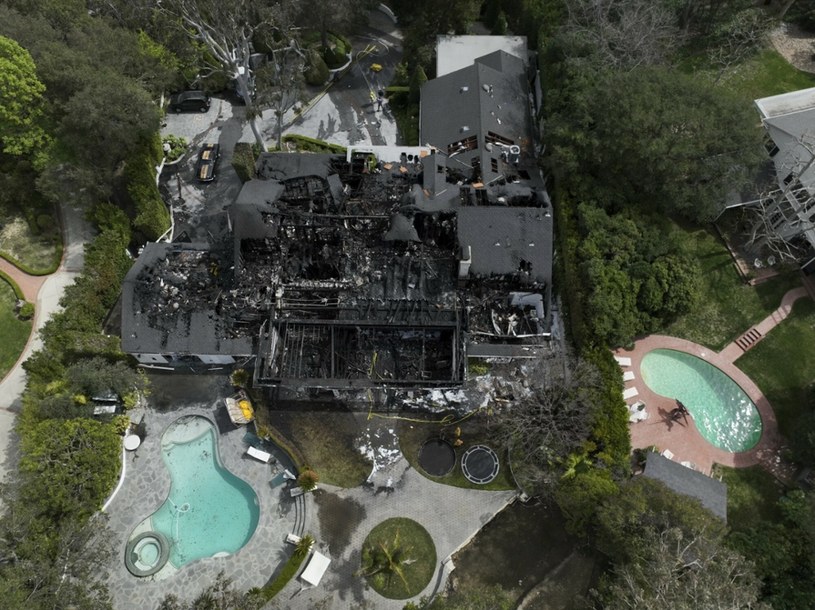 Spalona posiadłość Cary Delevingne /Associated Press