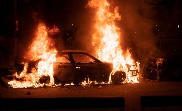 Spalone auto, a w nim ludzkie szczątki. Są wyniki sekcji zwłok