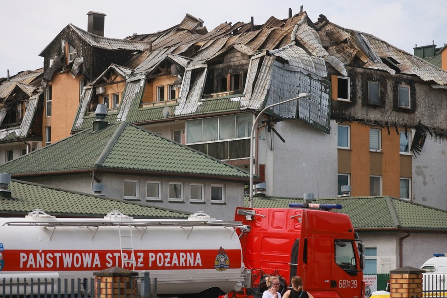 Spalone budynki mieszkalne w podwarszawskich Ząbkach /	Leszek Szymański   /PAP