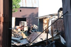 Spalone domy w Nowej Białej