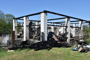 Spalone zabudowania gospodarcze /KMP  Biała Podlaska /Policja