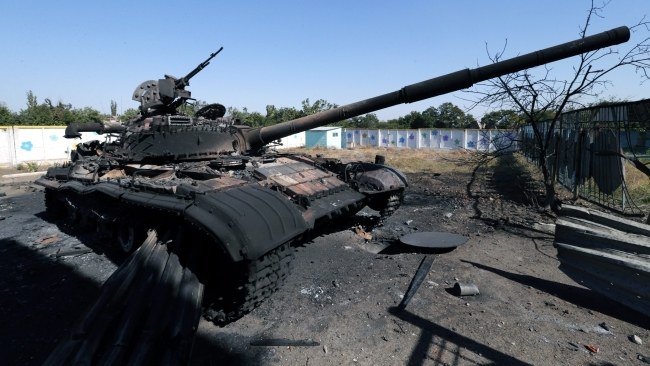 Spalony czołg w pobliżu Mariupola /PAP/EPA/ANATOLY MALTSEV  /PAP/EPA